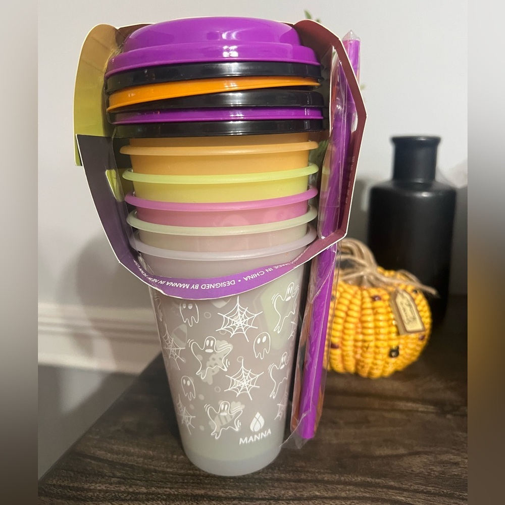 NWT-🎃 6 Pack Halloween Color Changing Tumblers with Lids and Straws